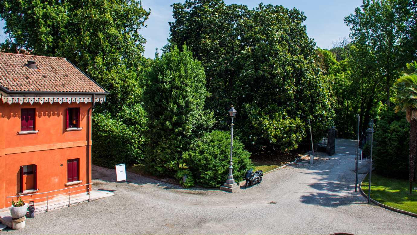 L'entrata da Viale Oberdan 5