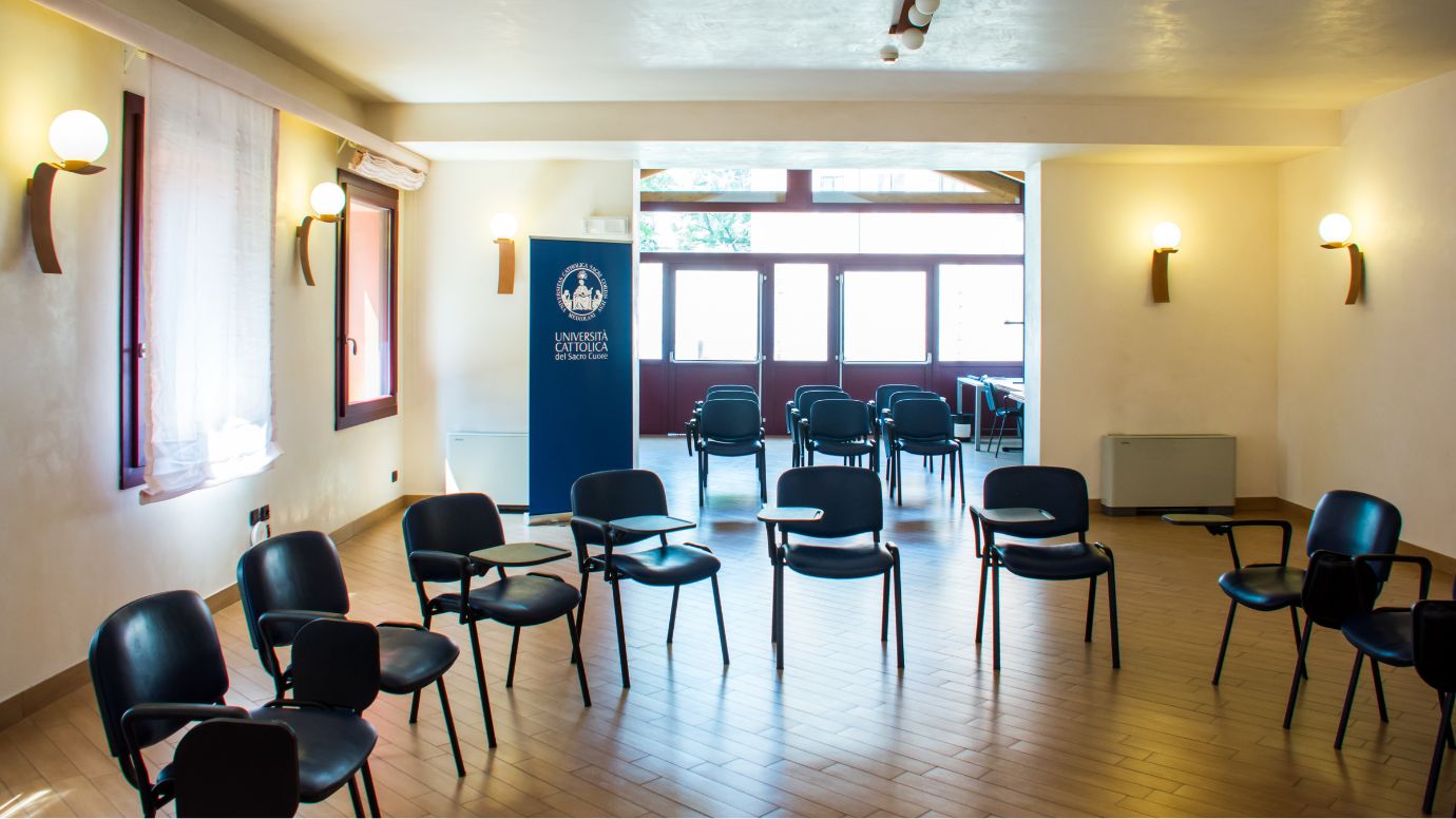 Sala meeting (platea fino a 80 posti) e allestimento sala catering/sponsor